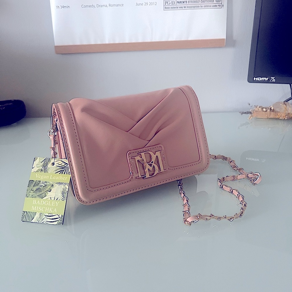 SOLD NWT Pink Badgley Mischka Gold Chain Bag